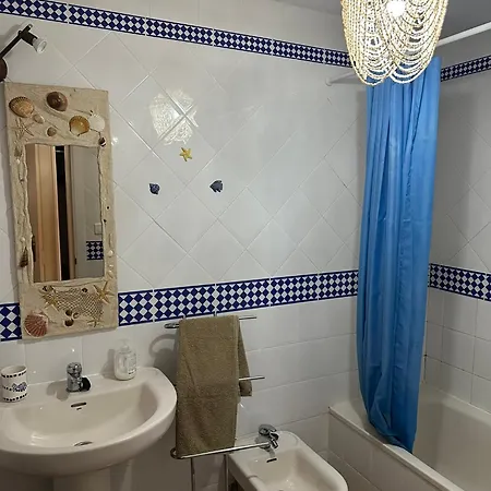 Beach Apartment דירה הואלבה